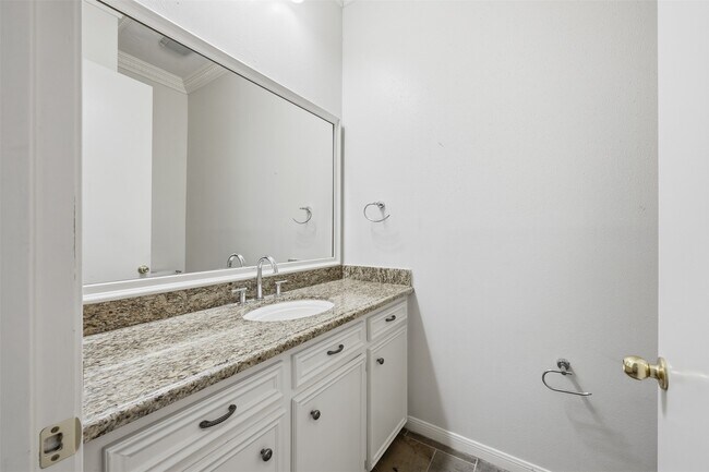 Photo - 4063 Breakwood Dr