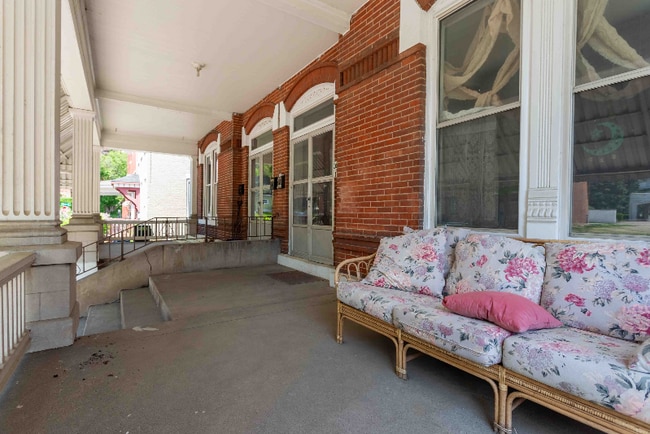 Photo - 1658 Iowa St Unit 1/2