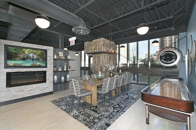 Photo - 650 W Wayman St