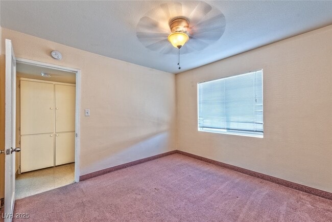 Building Photo - 216 N 10th St Unit 4 Rental