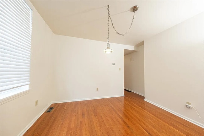 Photo - 114 Miltenberger St