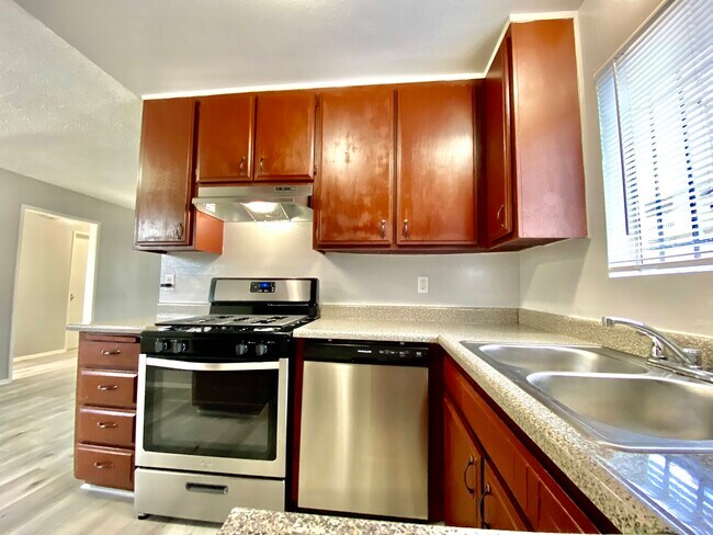 Photo - 1890 Chestnut Ave Unit 101