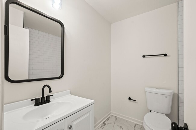 Photo - 1640 W Northwest Blvd Unit 1