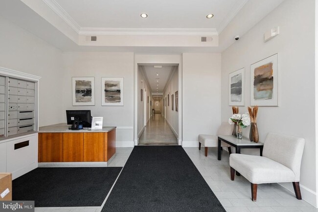 Building Photo - 2516 Q St NW Unit Q305