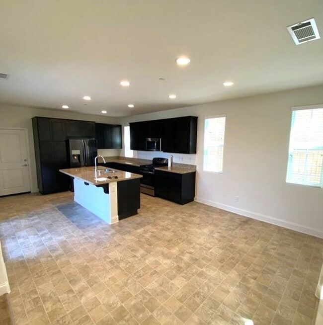 Photo - 1824 Blue Sage Ln
