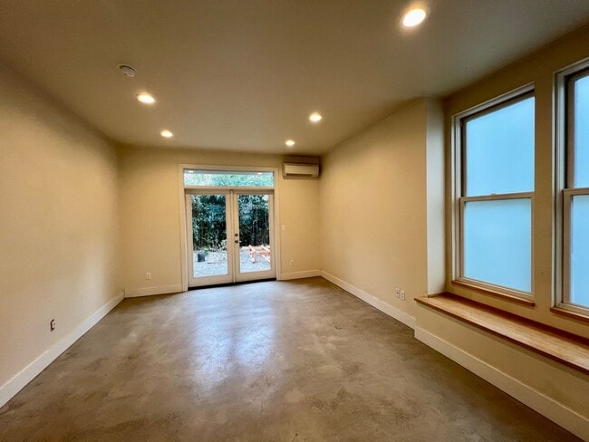 Photo - Spacious Two-Story 1 Bedroom, 1 Bathroom U...