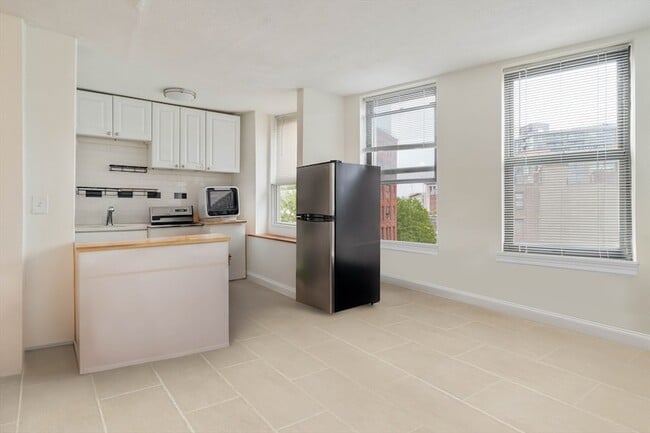 Photo - 5 N Margin St Apartment