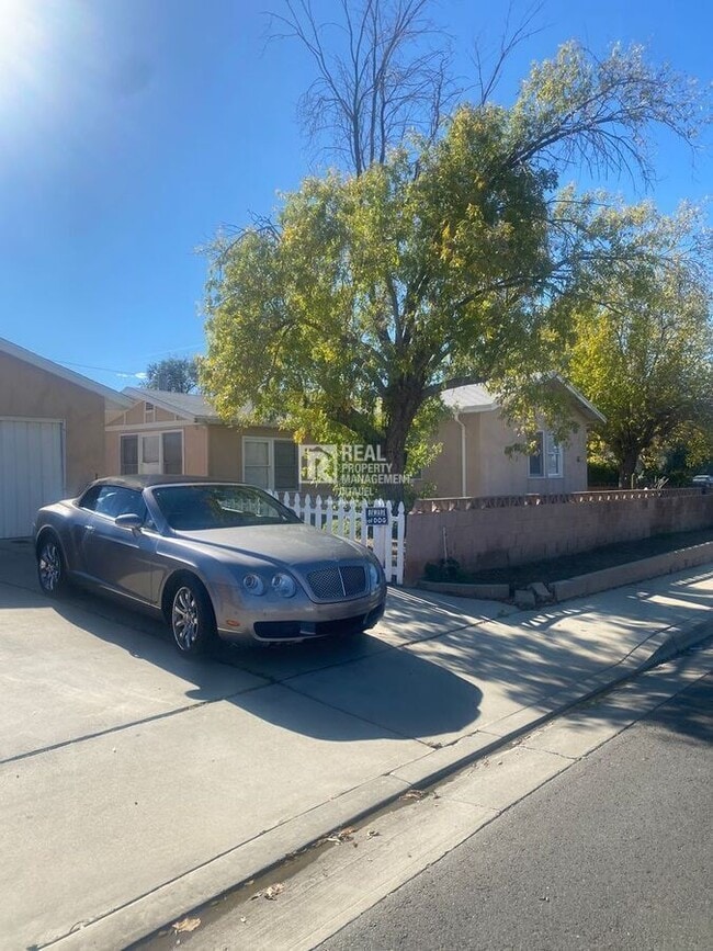 Photo - 43360 7th St E