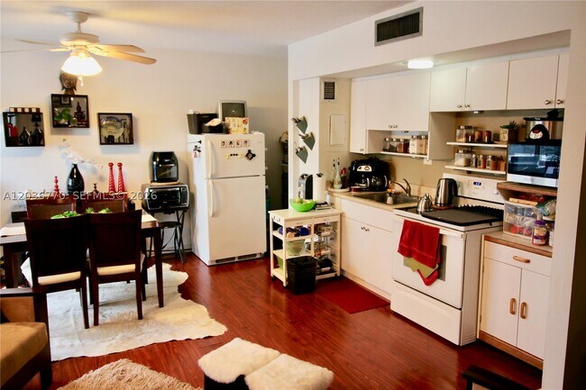 Photo - 900 Bay Dr E Unit 215