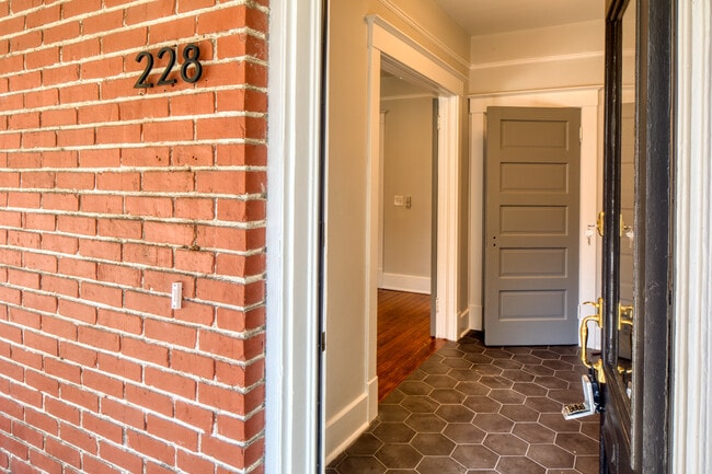 Photo - 228 W 38th St