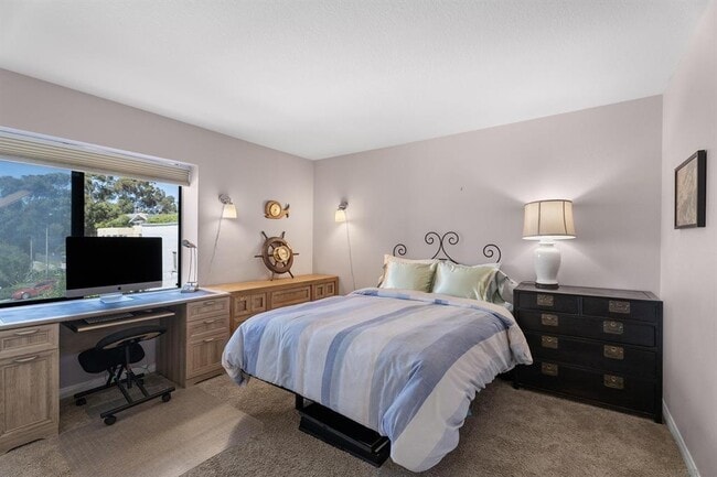 Photo - 230 W Laurel St