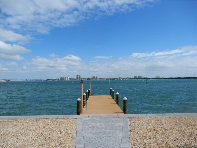 Photo - 337 1st St W