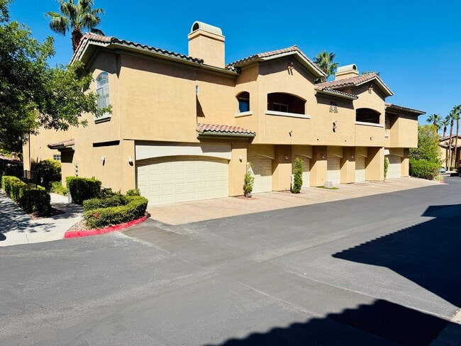 Photo - Enjoy resort-style living in this stylish ...