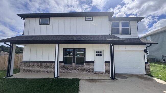 Building Photo - 100 Rams Dr Rental