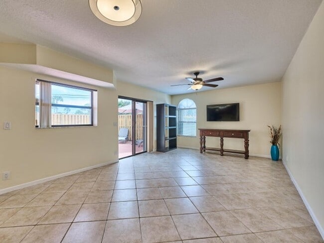 Photo - 4065 Village Dr