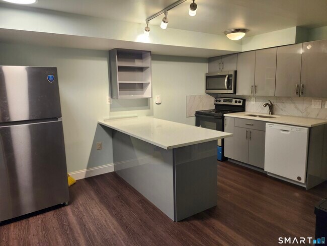 Photo - 488 Chapel St Unit 6