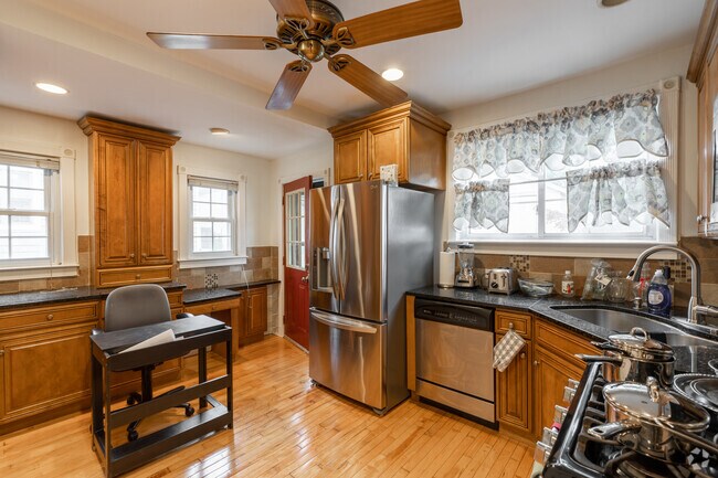 Beautiful Home Off North Goodwin Ave!!!