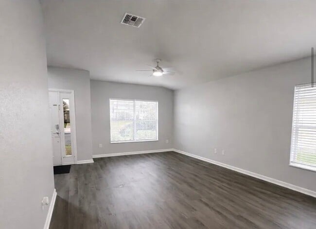 Photo - 5651 SW 40th Pl