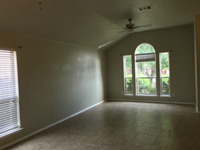 Photo - 713 Cooper Ln