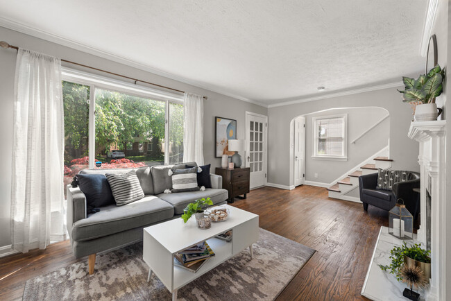 Building Photo - 150 E 217th St Rental