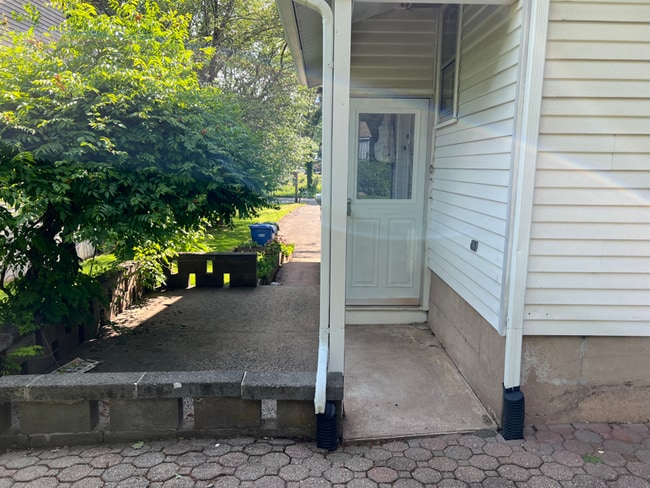 Photo - 678 Bartholomew Rd Unit 678