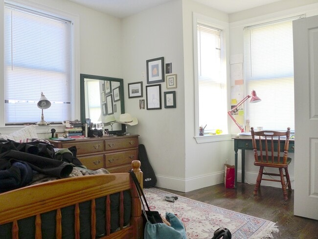 Photo - 130 Marcella St