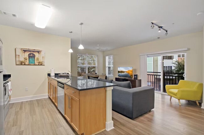 Photo - 615 S Columbus St Unidad SI ID1473417P