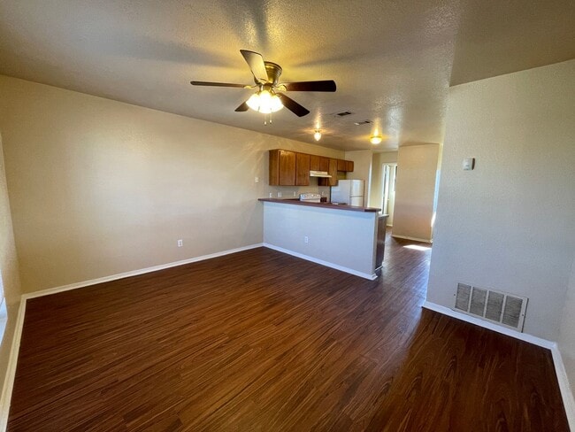 Photo - 1108 Leslie Cir Unit B