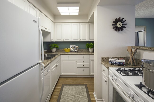 Baywood Apartment Homes