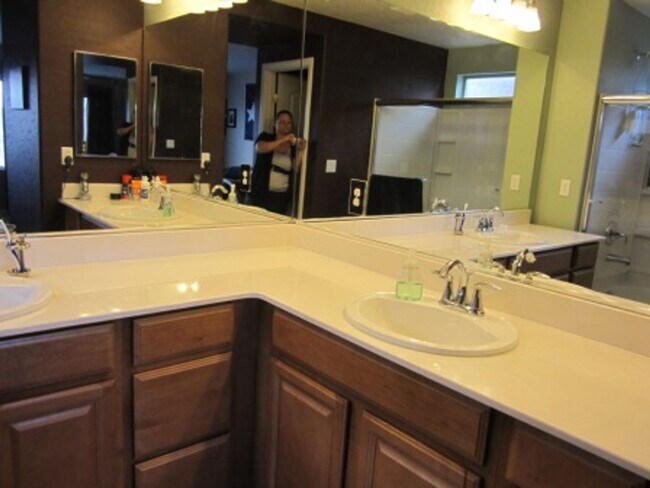 Photo - 10415 Lilac Square Ave