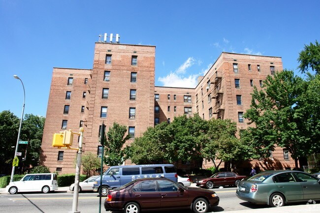 Photo - 144-07 Sanford Ave