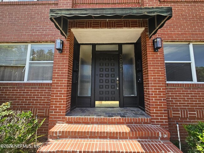 Photo - 3005 Walton St