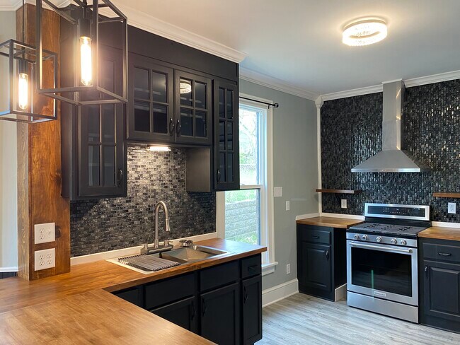 Photo - 37 Wyoming St E Unit 1