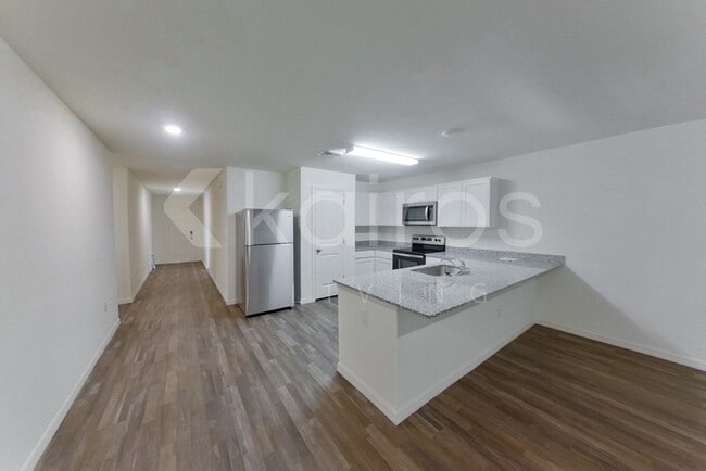 Photo - 466 Norwood Ave S