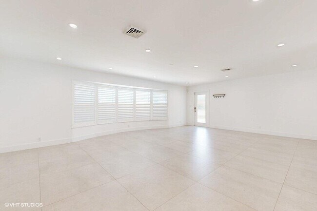 200 SW 6th Ave