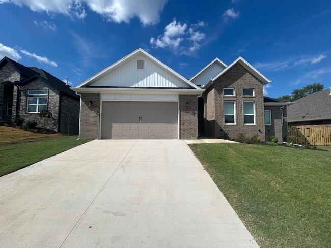 Building Photo - Beautiful Bentonville Home! 4 Bedrooms, 2....
