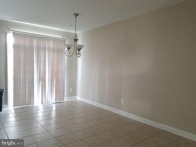 Photo - 715 Hidden Marsh St