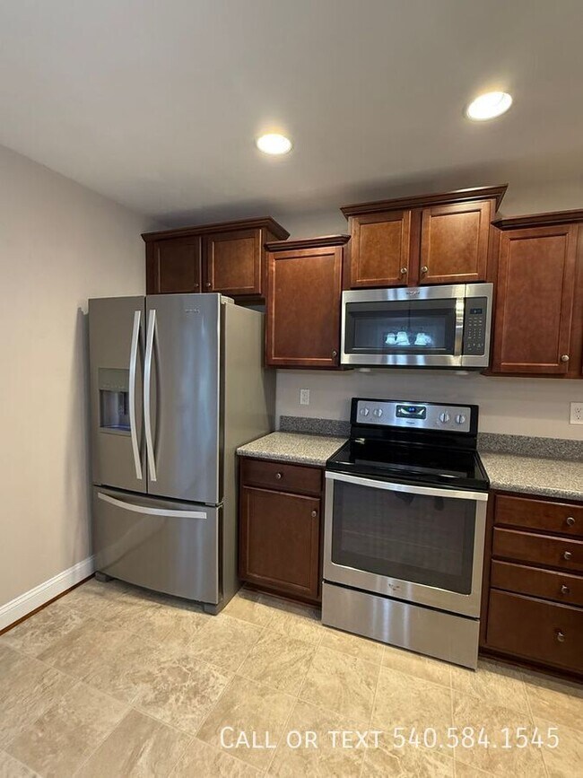 Photo - 839 Summerdean Ave NE