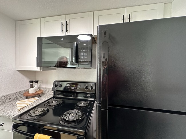 Photo - Royal Pointe Apartments