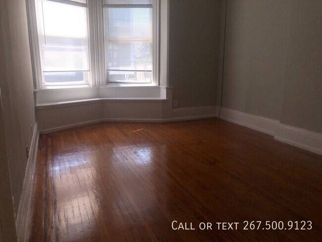 Photo - Great Location. Cozy 2 bedrooms.  Walk to ... Unit 2F