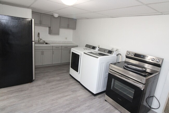 Photo - 546 Main St Unit 1