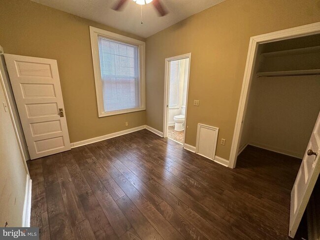 Photo - 224 W 14th St Unidad 2