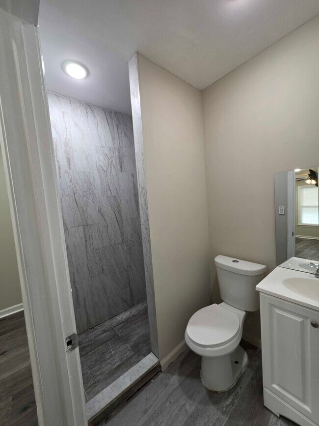 Photo - 5535 Crowson St Unit 1st Floor w/ Private bath - SRO - A1