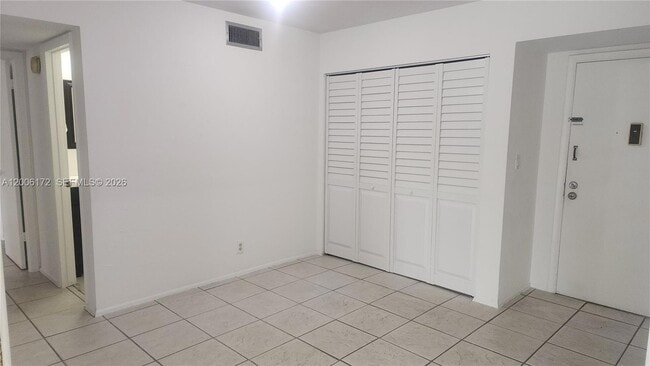 Photo - 13707 SW Kendale Lakes Cir Unidad 205