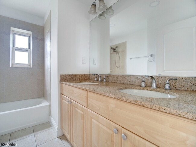 Photo - 70 S Munn Ave Unidad 711