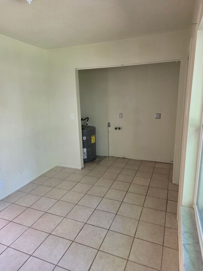 Photo - 3/2 DUPLEX