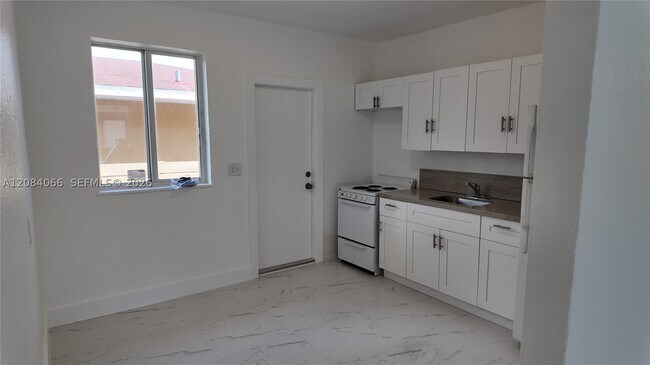 Photo - 3737 NW 20th Ct Unit 3737