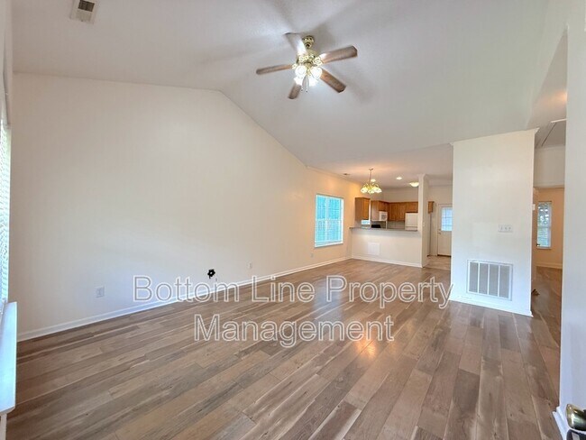 Photo - 718 Cody Ct