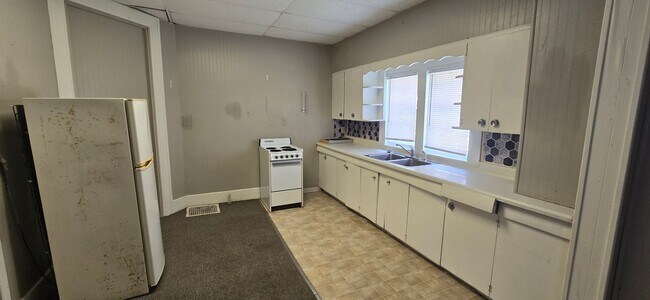 Photo - Efficiency Apartment - All Utilities Inclu... Unit Apt. #C
