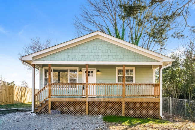 Building Photo - 121 Gilbert Ave Rental